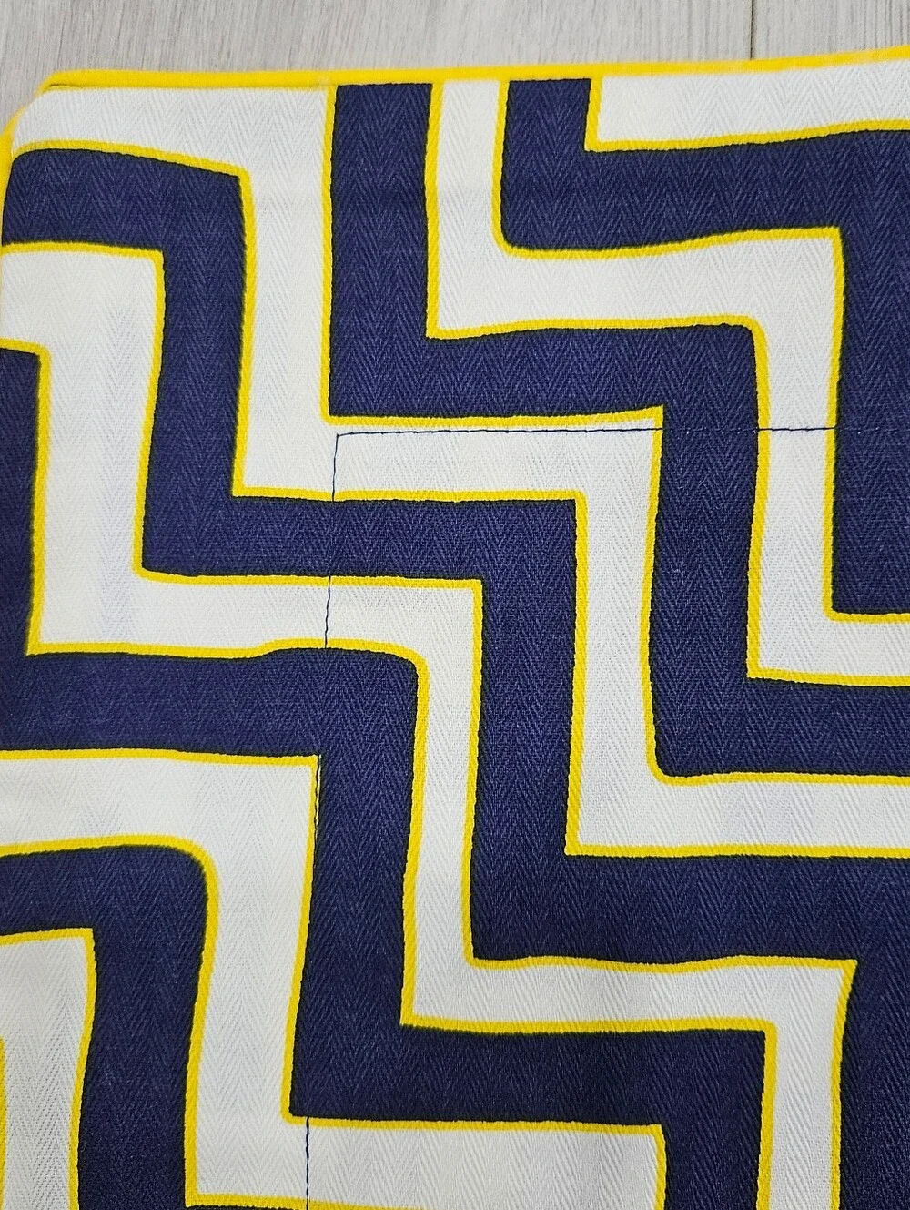 Tommy Hilfiger Sierra Azul Blue White Yellow Zigzag STD Pillow Shams Cotton Set